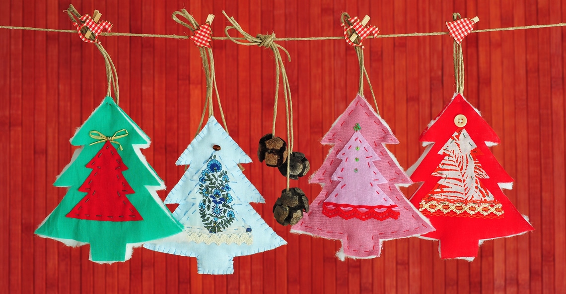 Buy Indigifts Christmas Gift Hamper for Decoration Xmas Ornaments, Paper  DIY Box Light and Door Hanging, Gift Itmes for Christmas, Christmas Tree  Décor Items, Christmas Door Decoration Hanging, Xmas Gift Online at